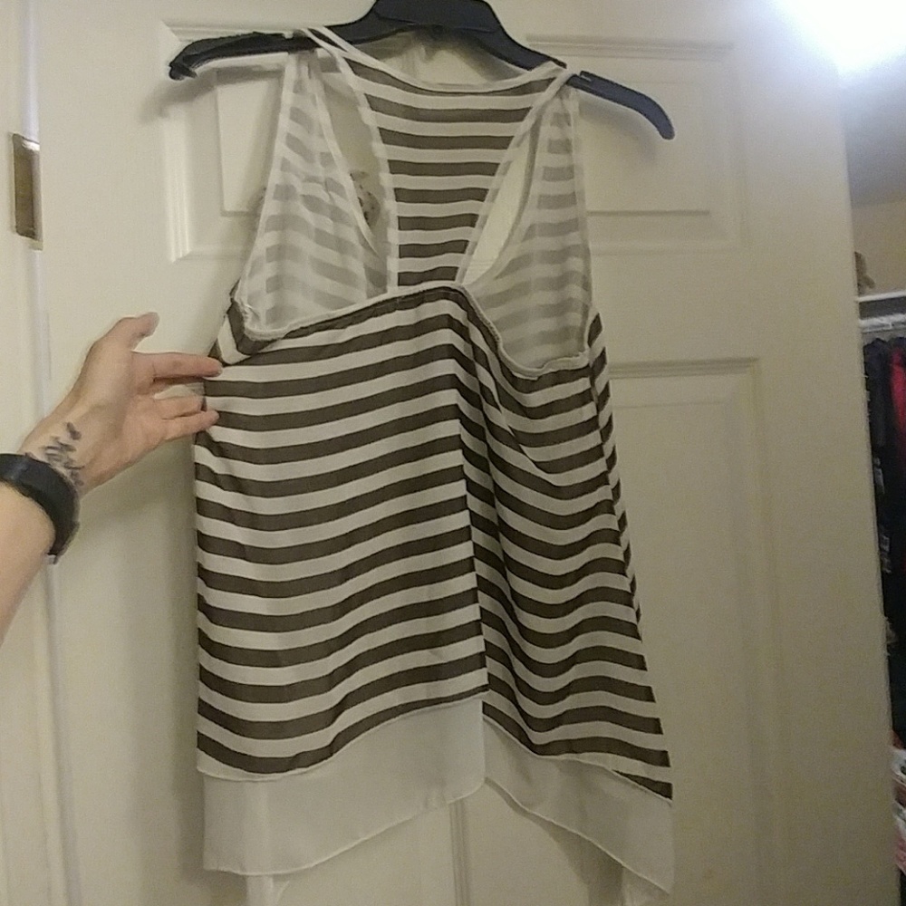 Razorback Top🌻 - Picture 4 of 4